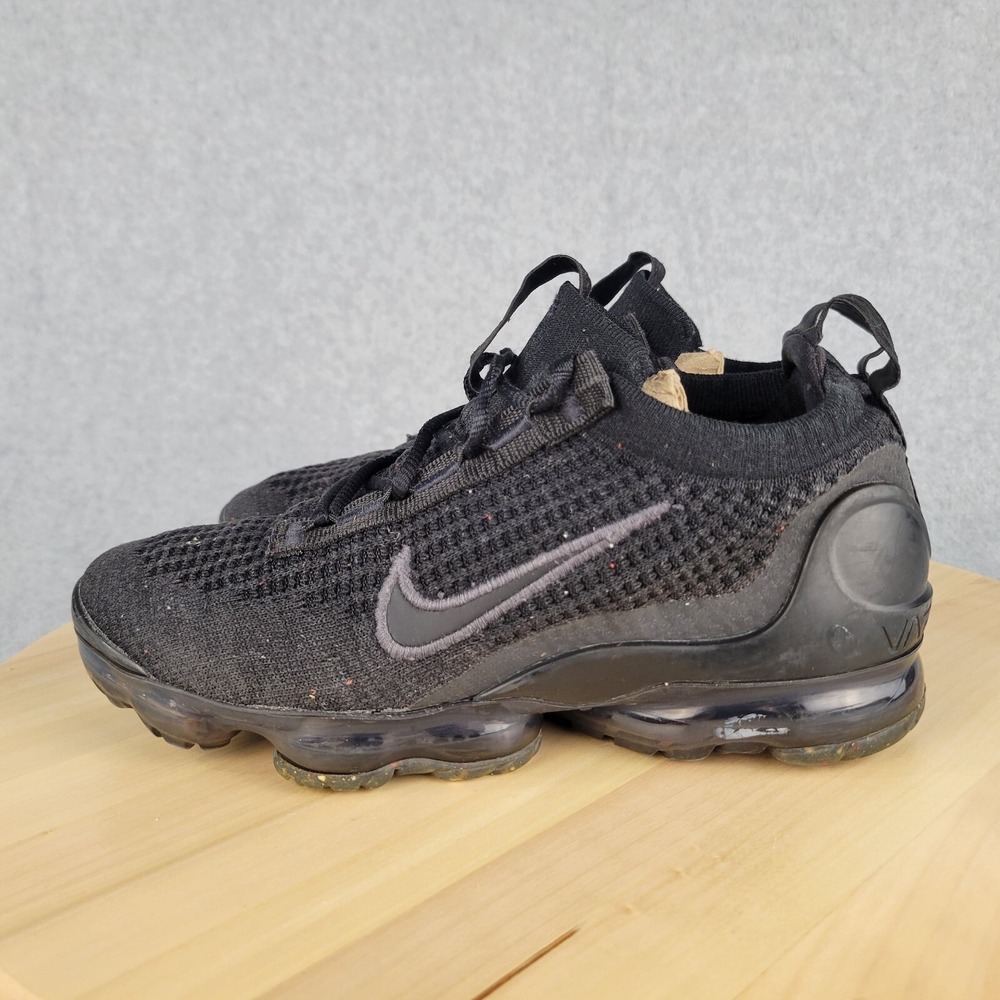 Nike Air Vapormax Flyknit Size 4Y / 5.5 Womens Triple Black 2021 DB1550-001
